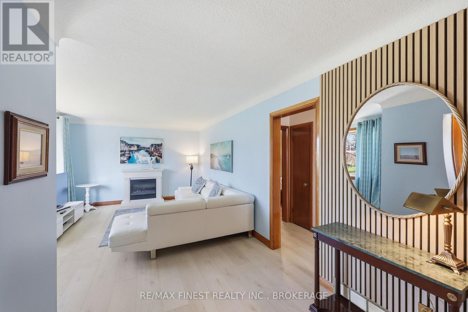 41 CAMPBELL CRESCENT - 6