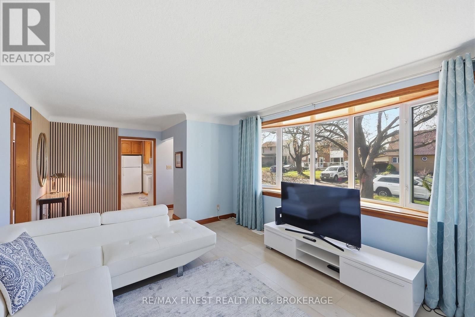 41 CAMPBELL CRESCENT - 9