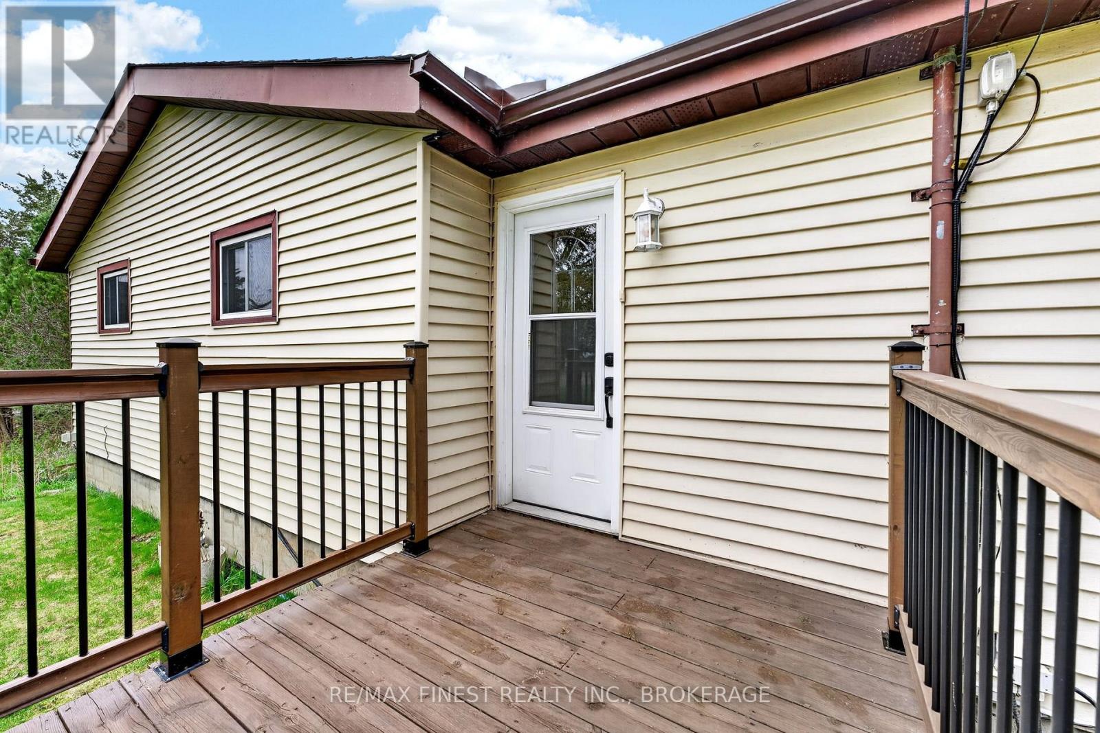 8 SUNRISE COURT - 32