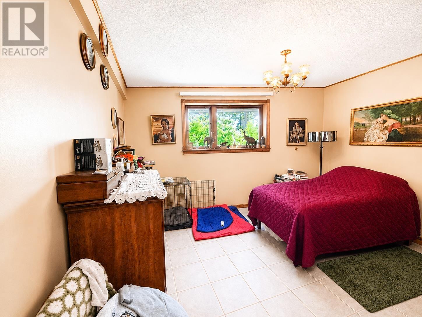 1299 Victor ST - 13