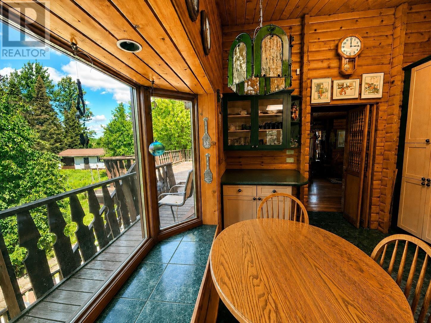 1299 Victor ST - 29