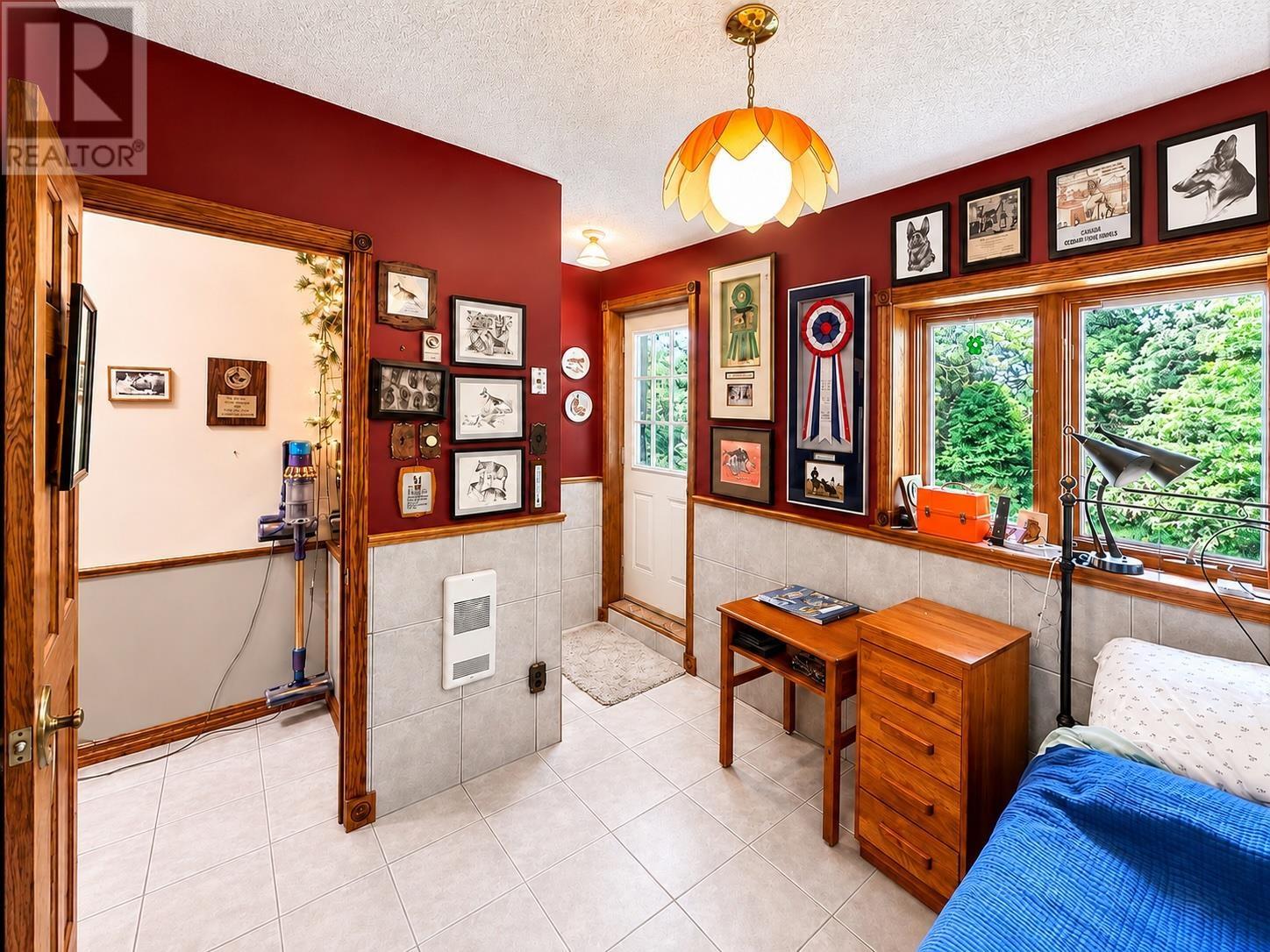 1299 Victor ST - 17