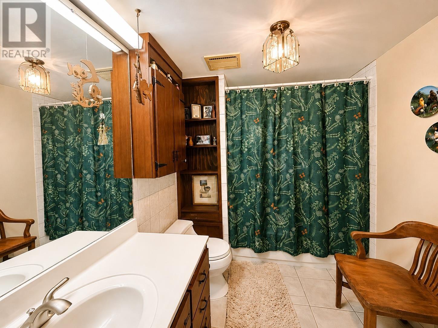 1299 Victor ST - 18
