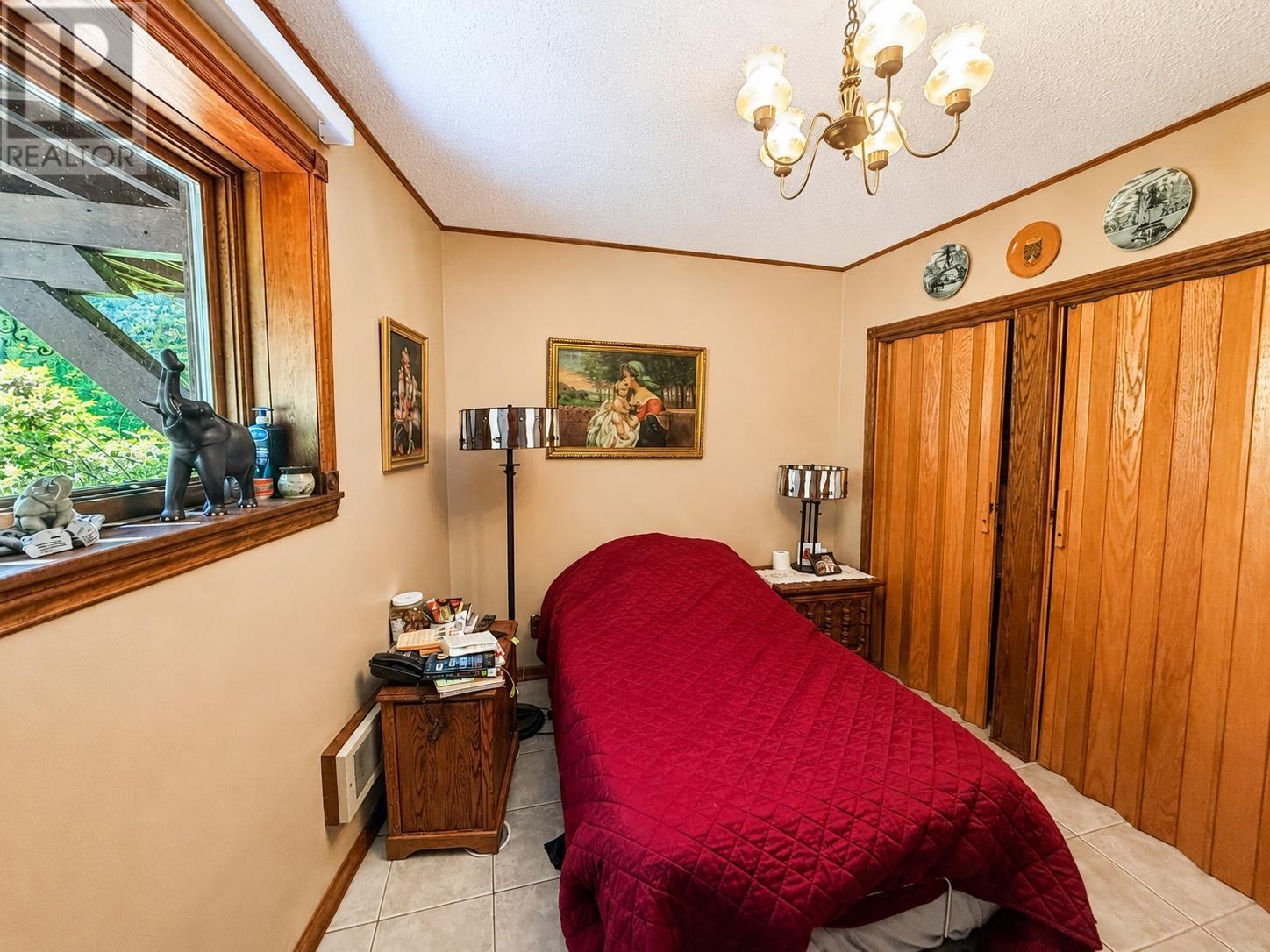 1299 Victor ST - 14