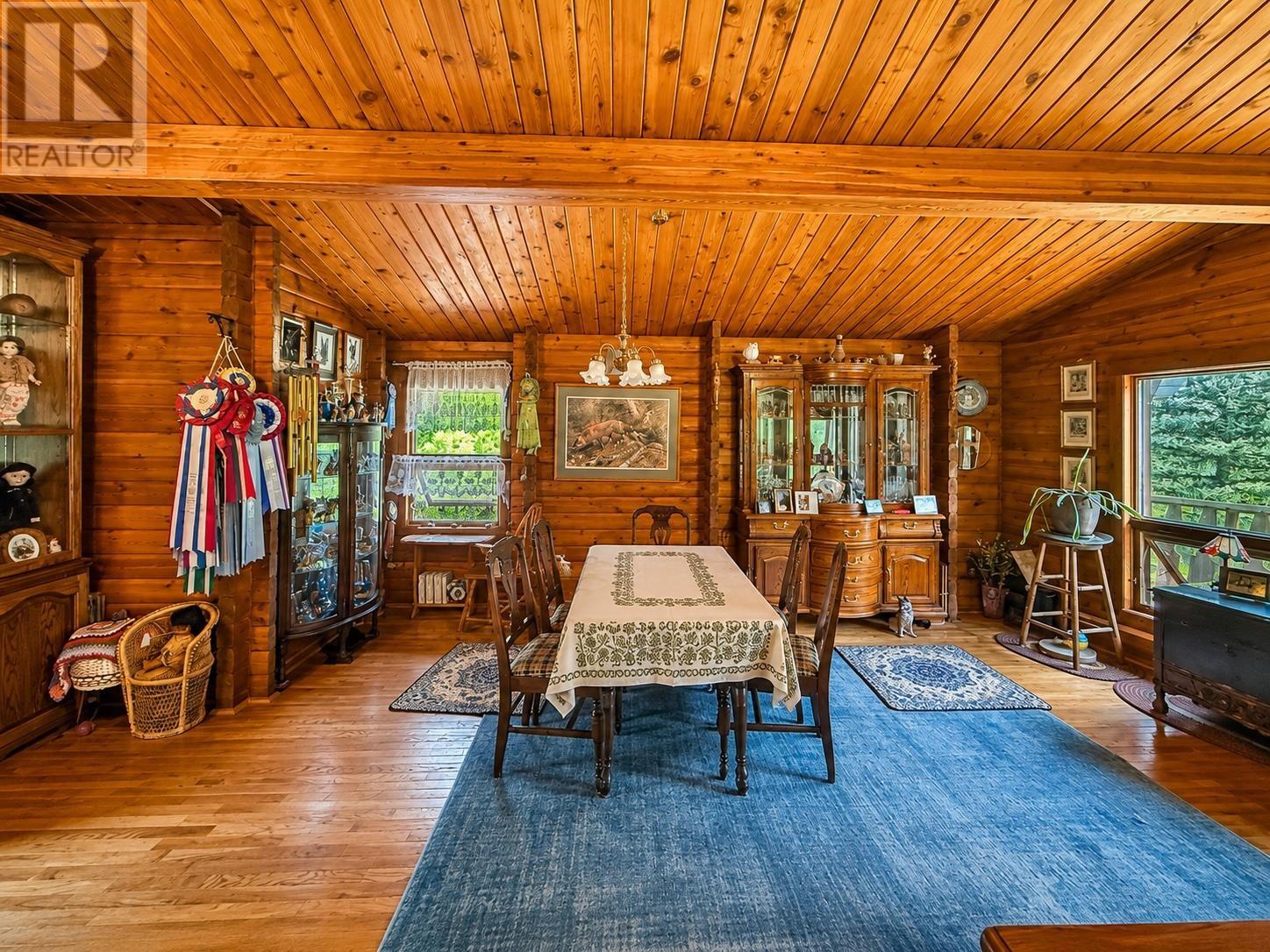 1299 Victor ST - 36