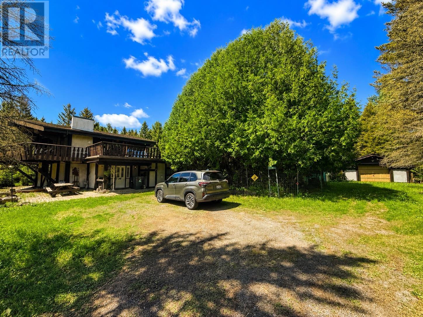1299 Victor ST - 3