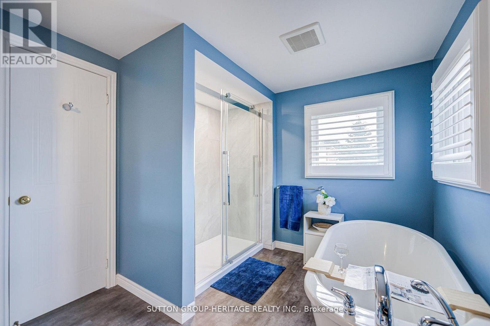 138 REED DRIVE - 23
