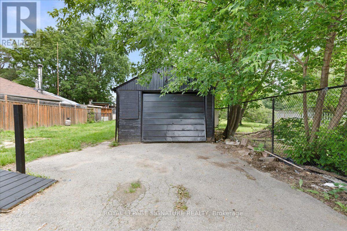 195 PARK ROAD S - 31