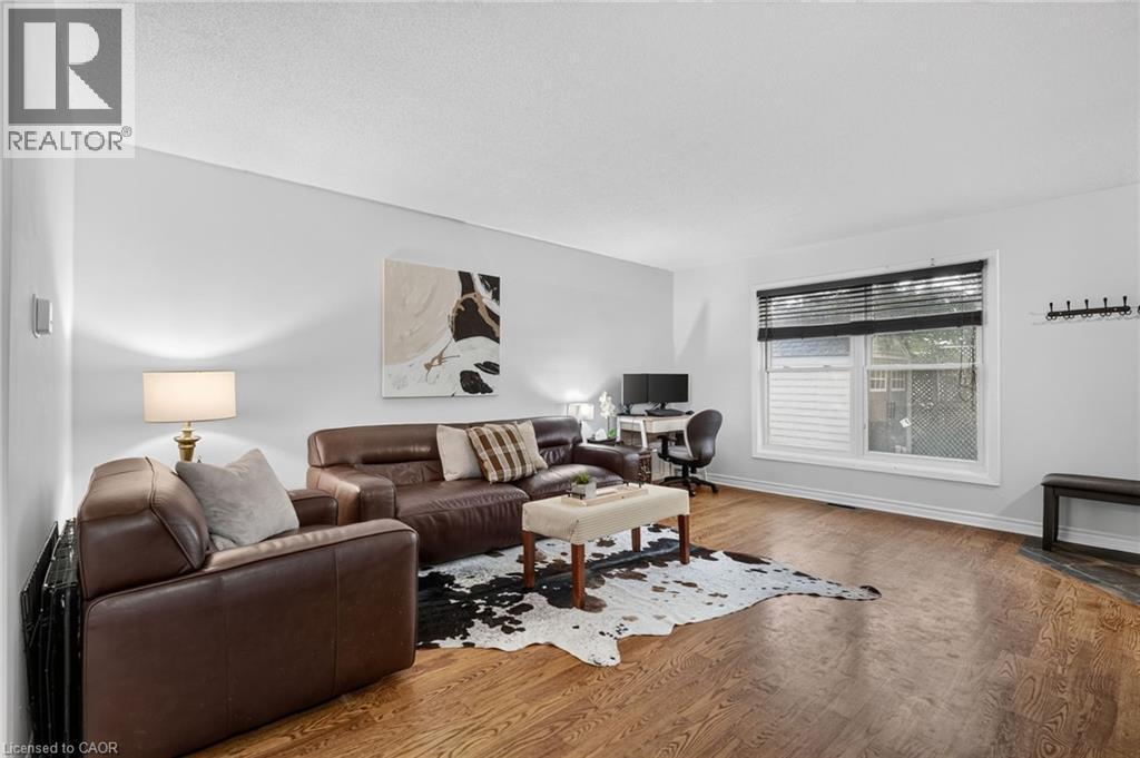 #6 156 ST CATHARINES Street - 11