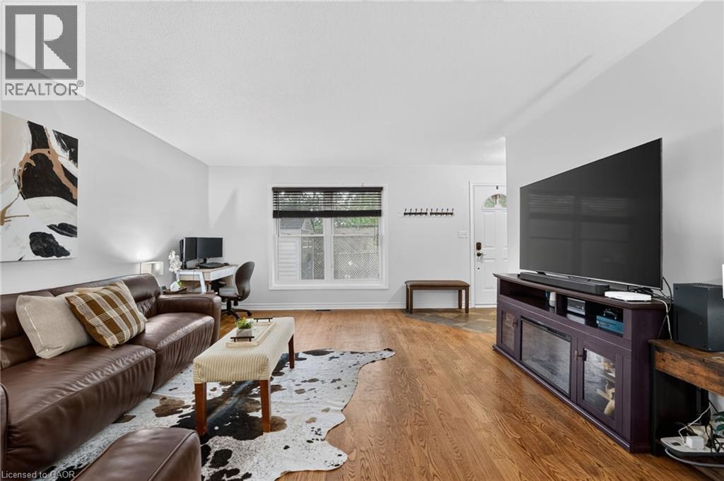 #6 156 ST CATHARINES Street - 13