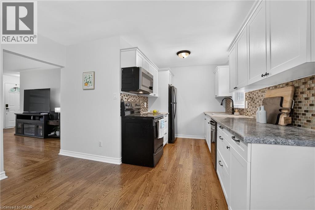 #6 156 ST CATHARINES Street - 17