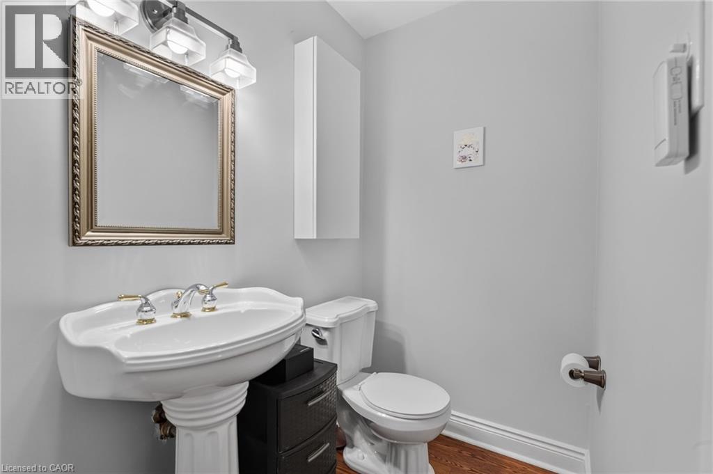 #6 156 ST CATHARINES Street - 22
