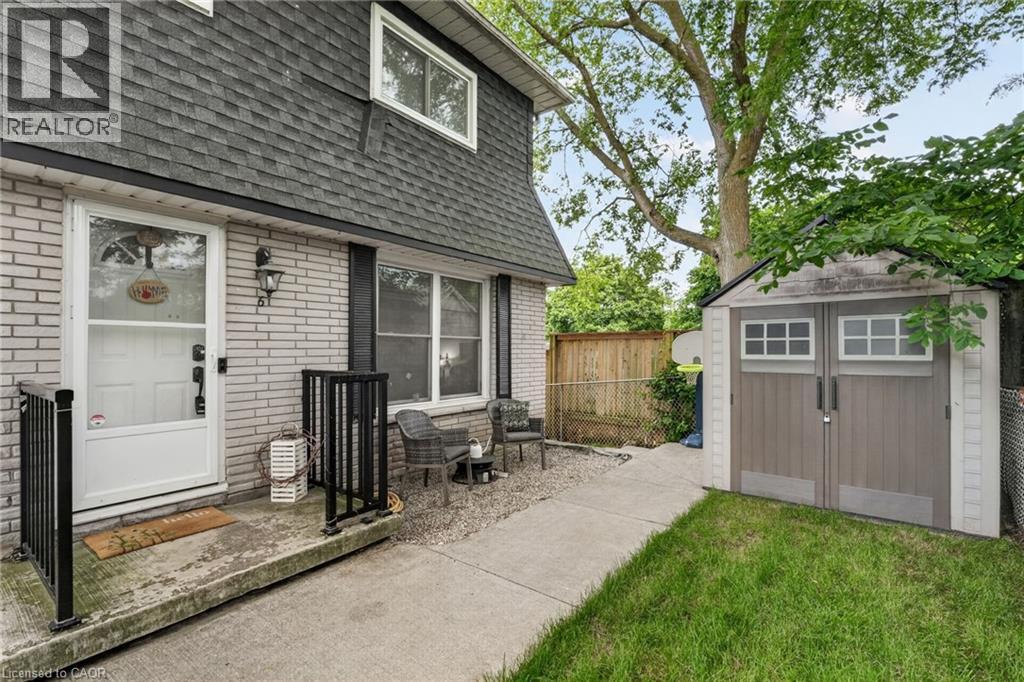 #6 156 ST CATHARINES Street - 38