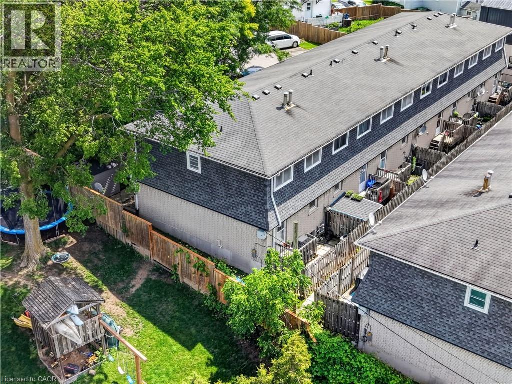 #6 156 ST CATHARINES Street - 37