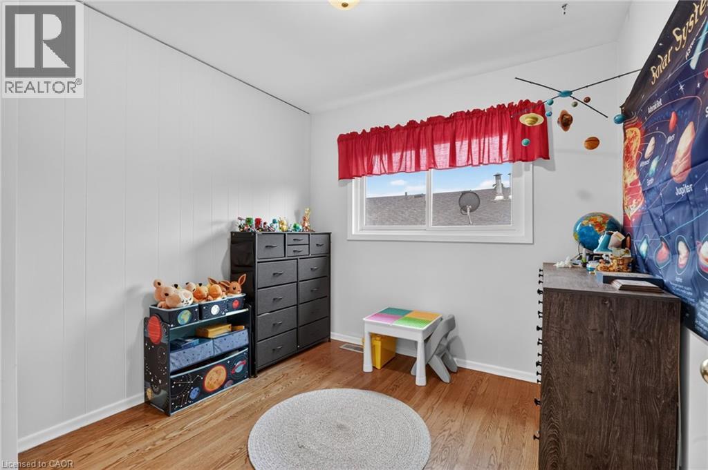 #6 156 ST CATHARINES Street - 29