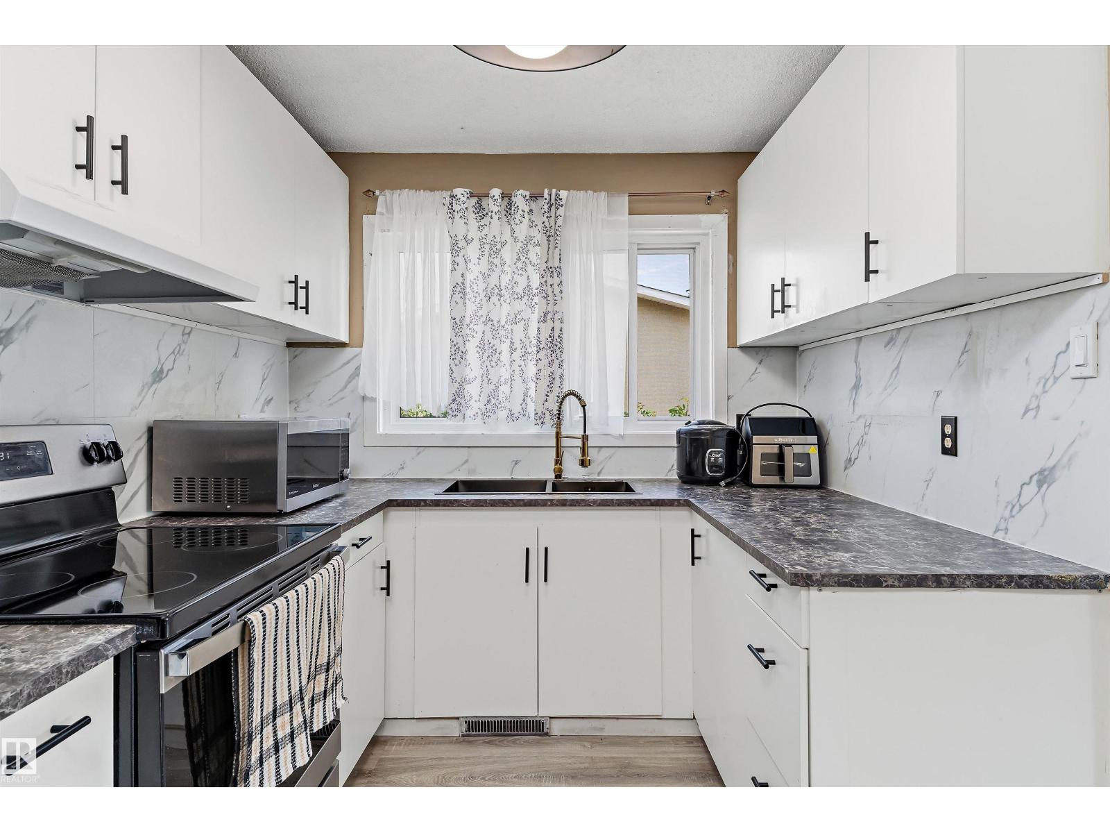 3708 133 AV NW - 10