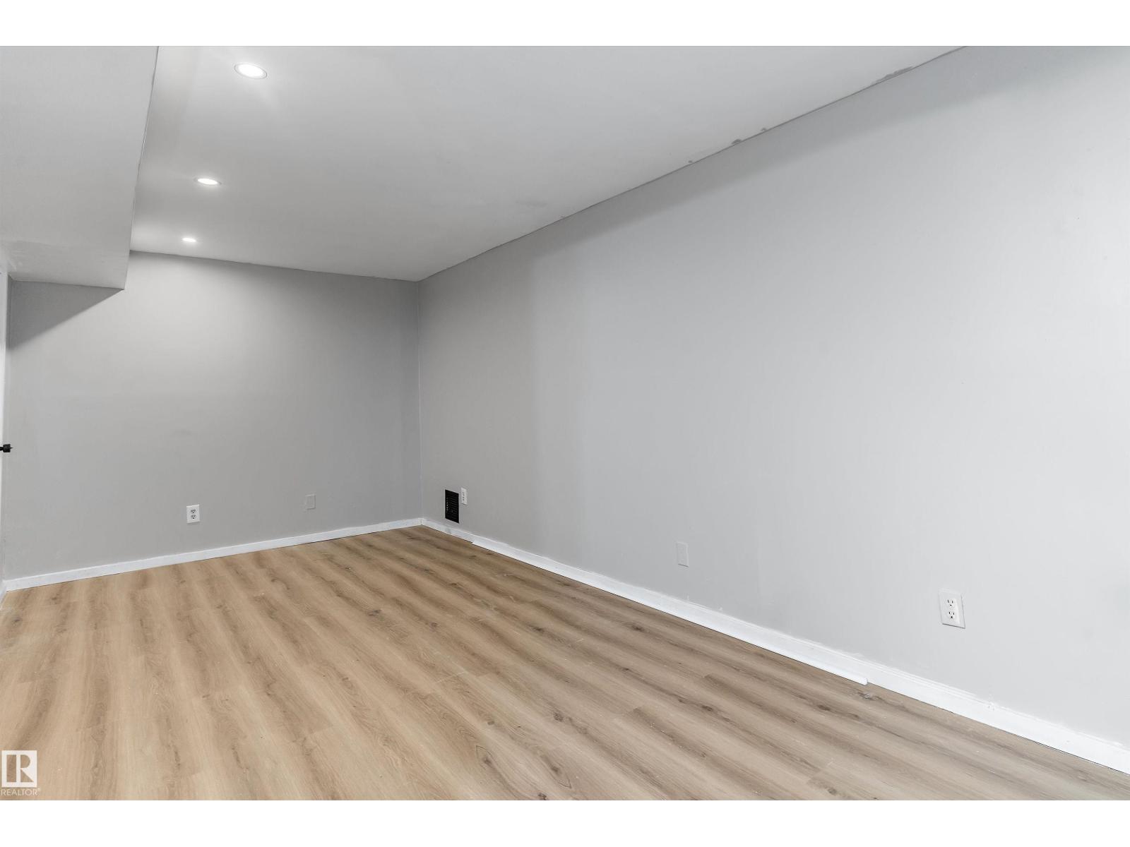 3708 133 AV NW - 21