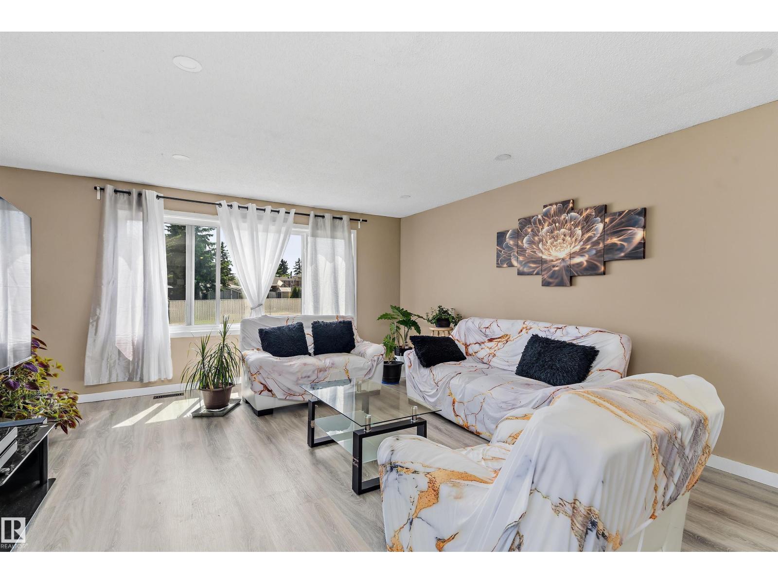 3708 133 AV NW - 5