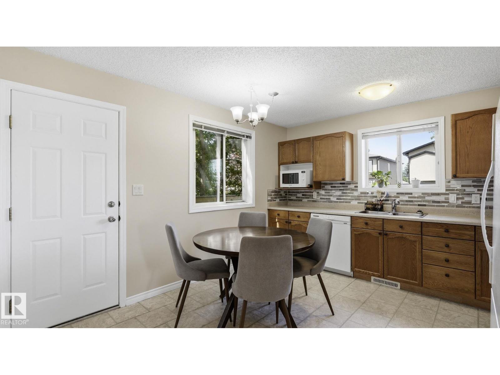 8230 71 ST NW - 10