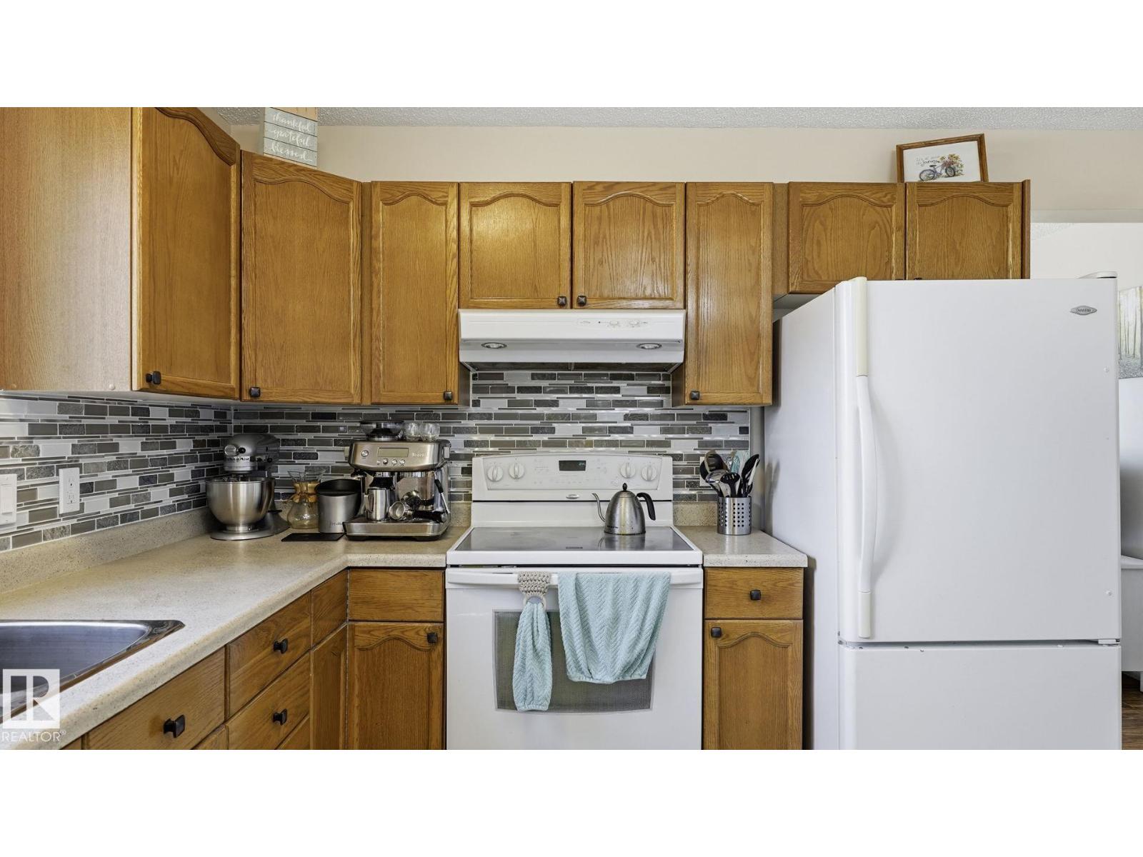 8230 71 ST NW - 12