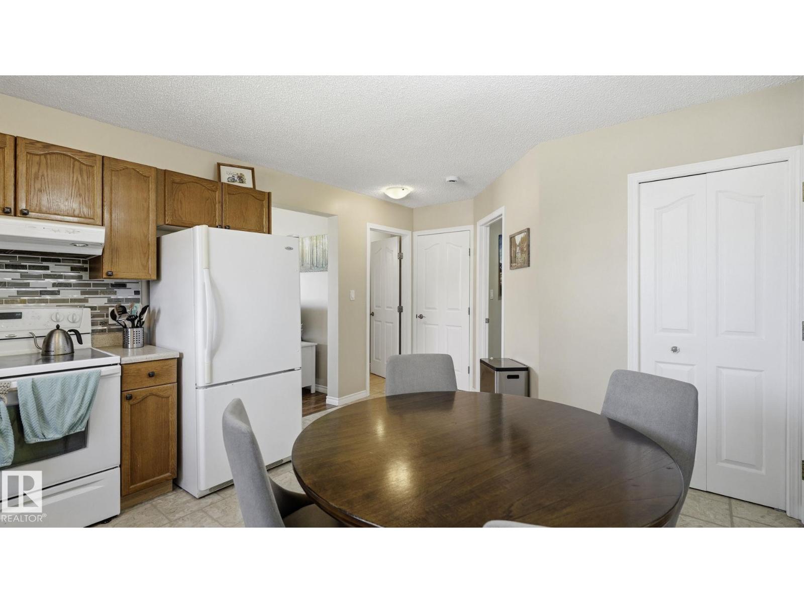 8230 71 ST NW - 14