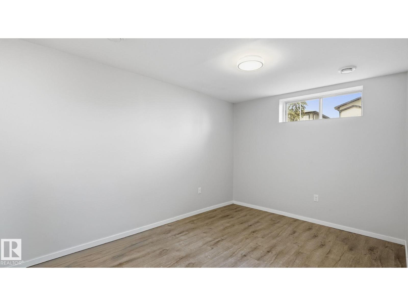 8230 71 ST NW - 26