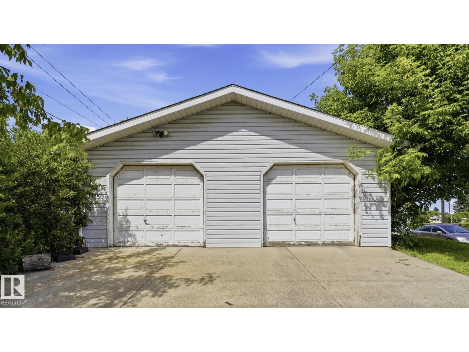 8230 71 ST NW - 30