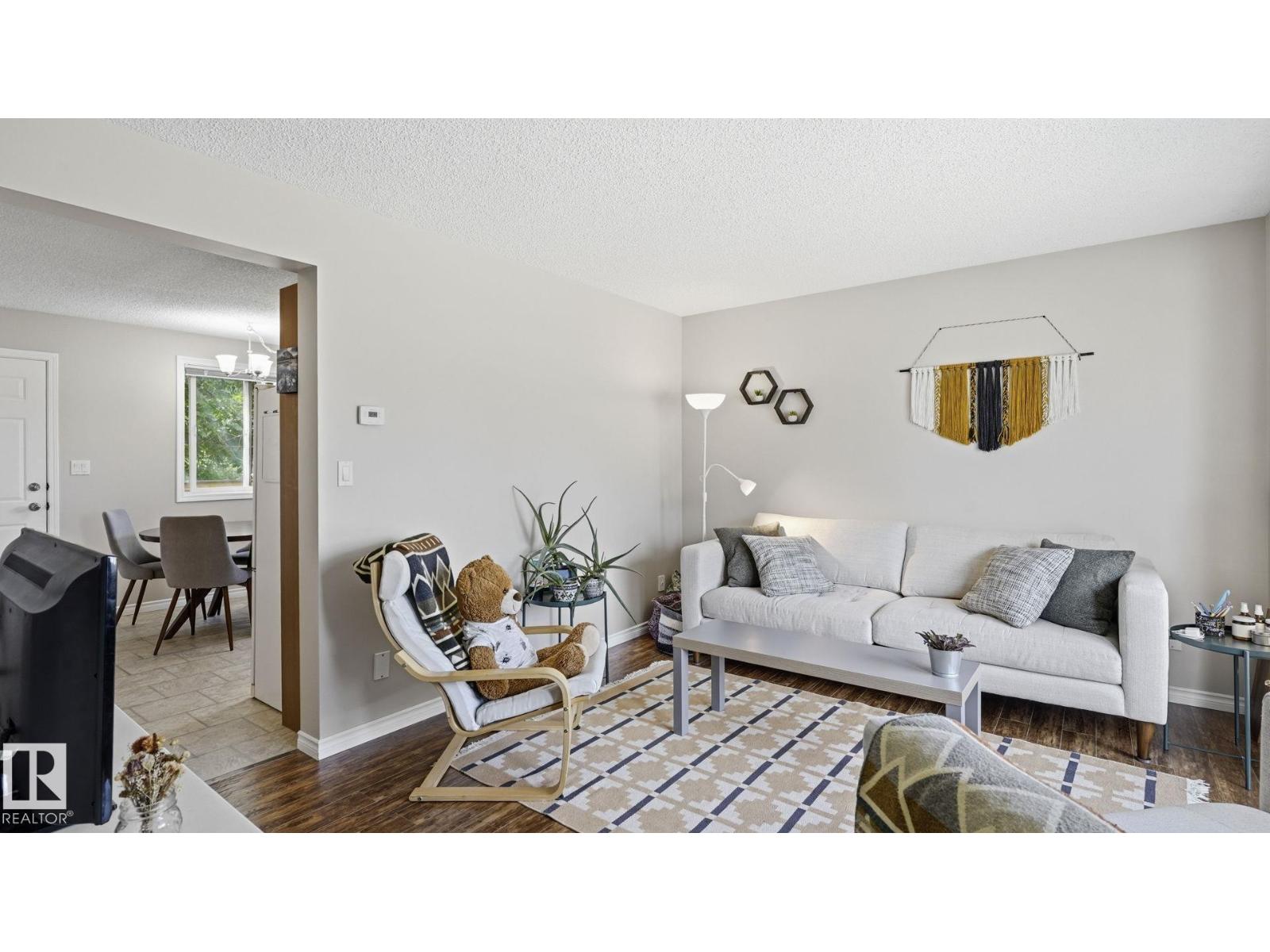 8230 71 ST NW - 4