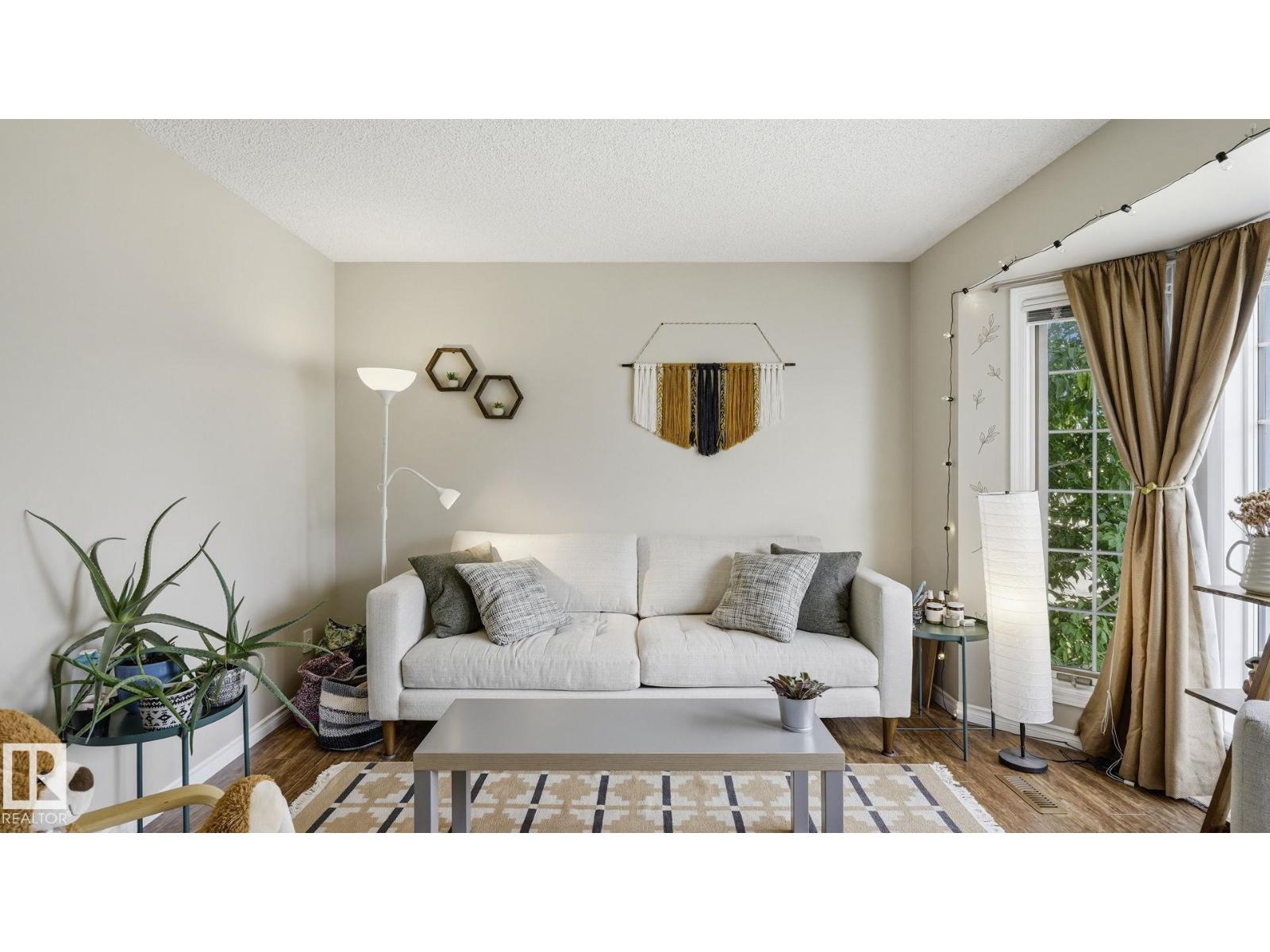 8230 71 ST NW - 5