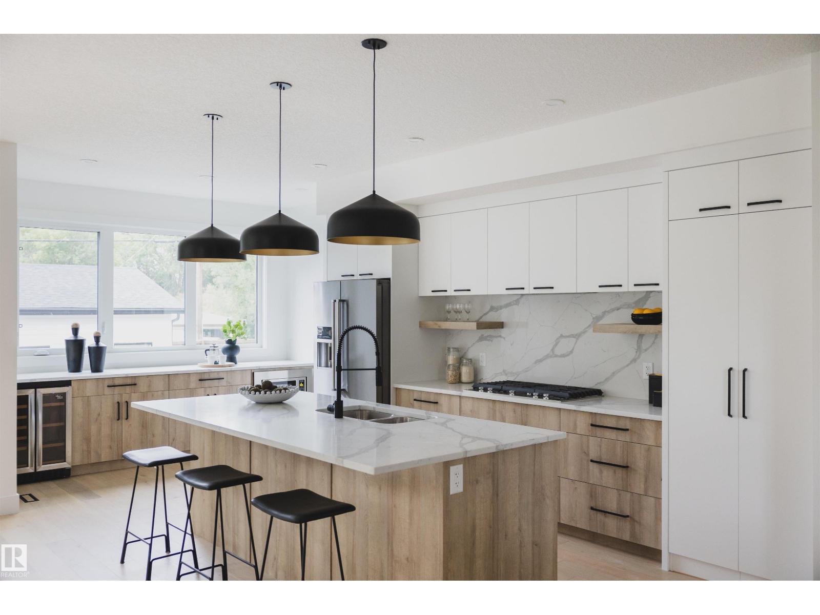 10954 62 AV NW - 10