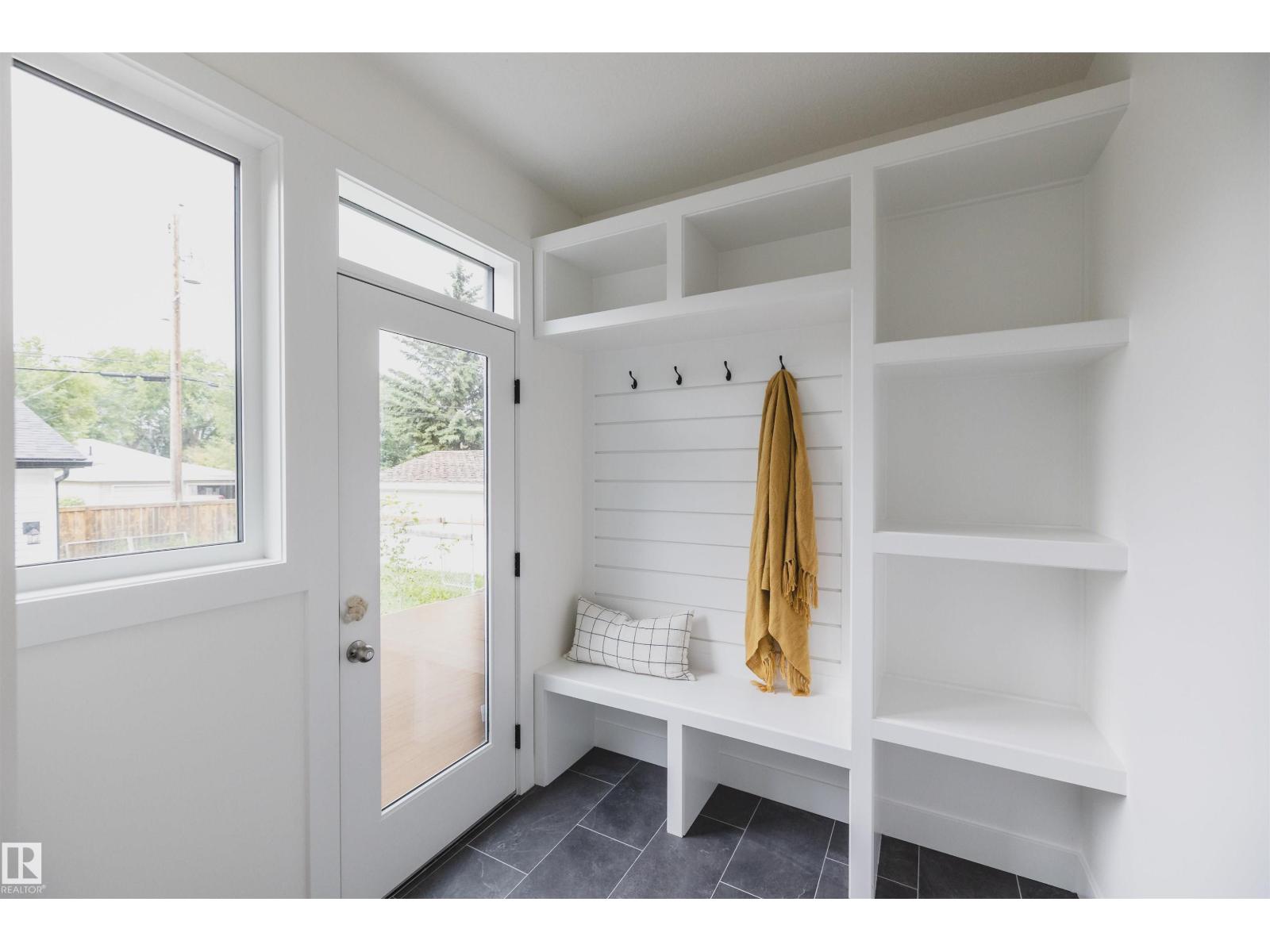 10954 62 AV NW - 17
