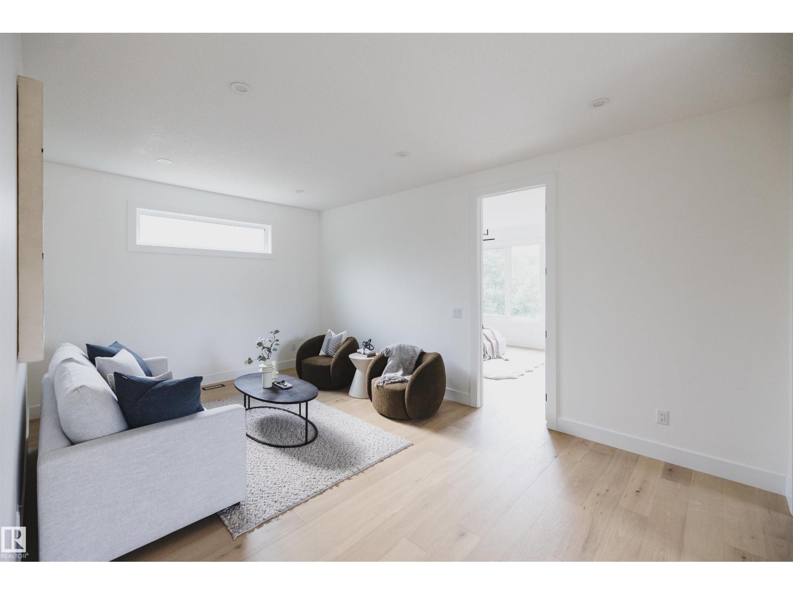10954 62 AV NW - 20
