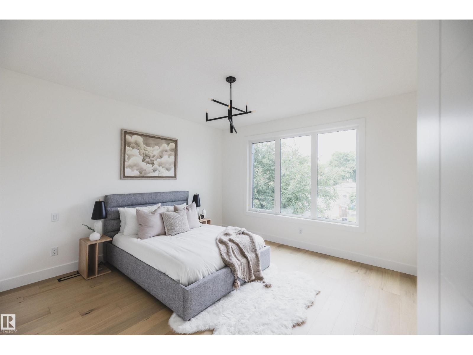 10954 62 AV NW - 22