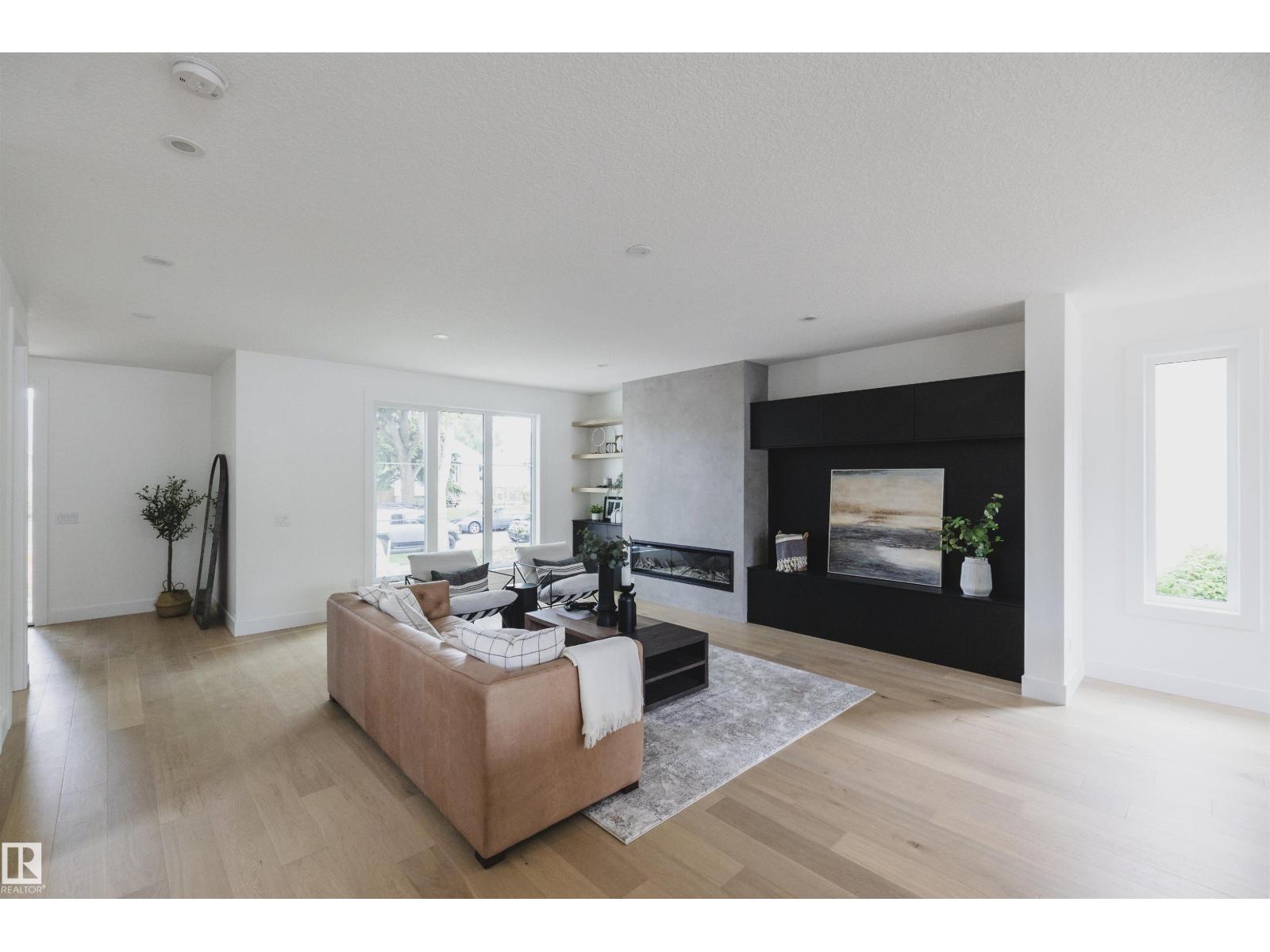 10954 62 AV NW - 8