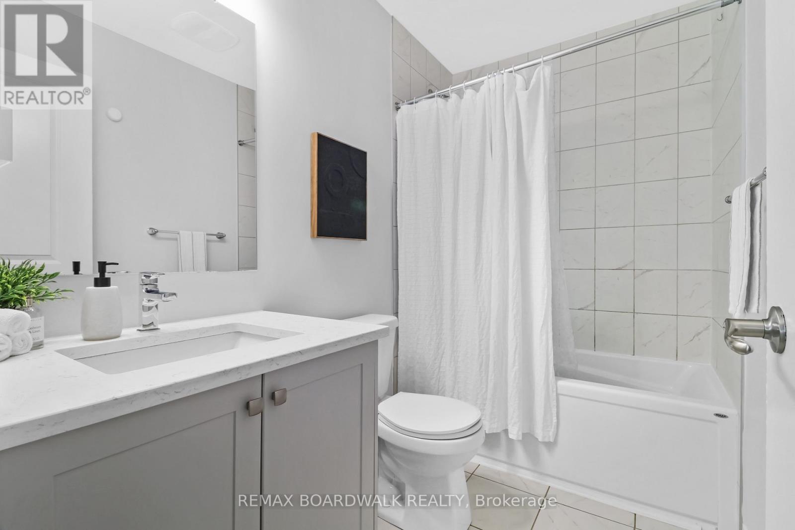 210 VERULAM STREET - 17