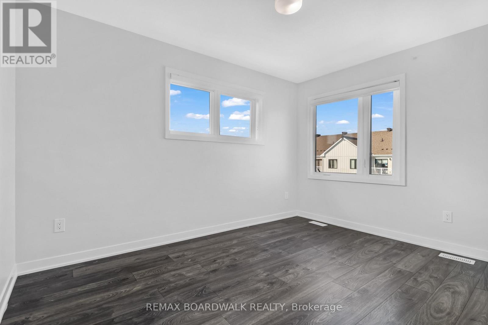 210 VERULAM STREET - 18