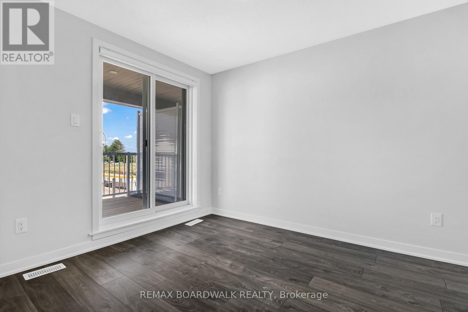 210 VERULAM STREET - 20