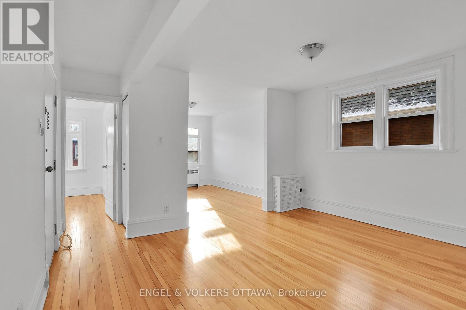 491 MCLEOD STREET - 10
