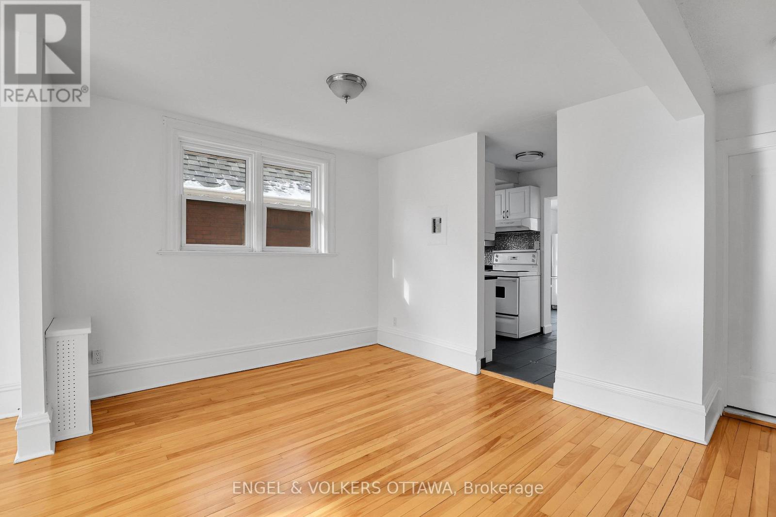 491 MCLEOD STREET - 11