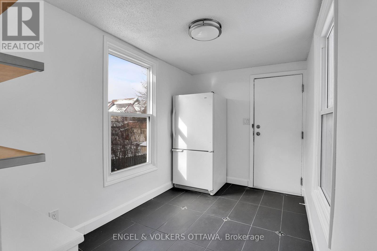 491 MCLEOD STREET - 17