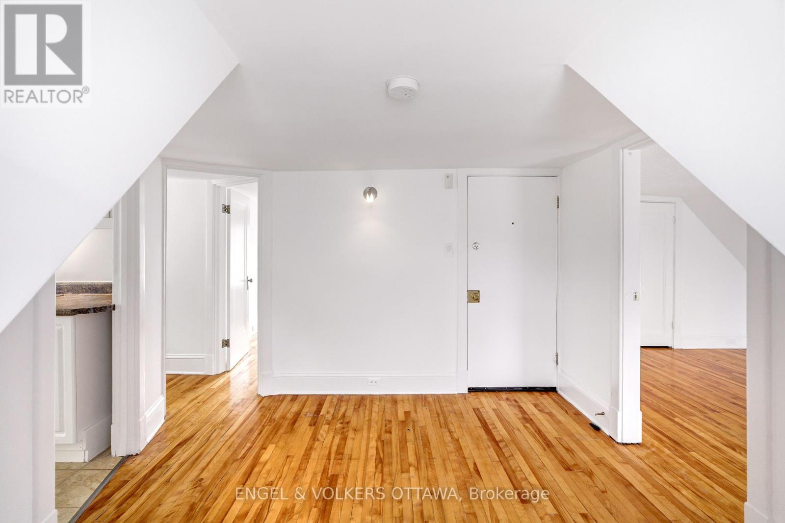 491 MCLEOD STREET - 19