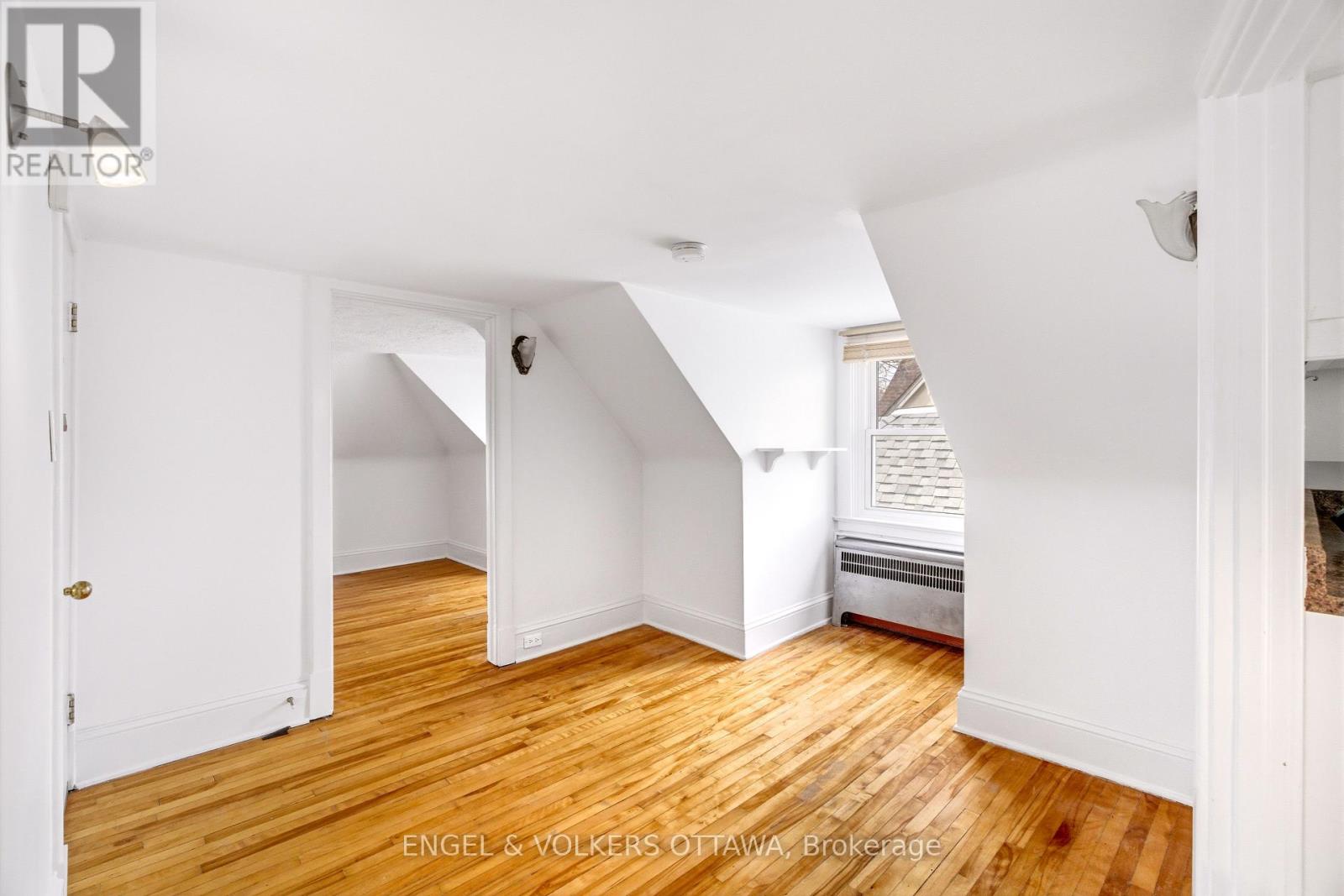 491 MCLEOD STREET - 20