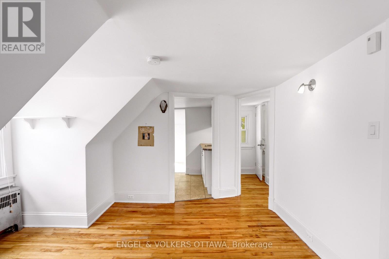 491 MCLEOD STREET - 21