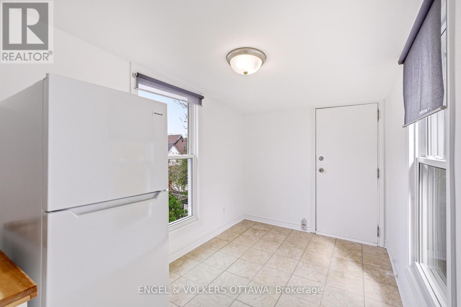 491 MCLEOD STREET - 24