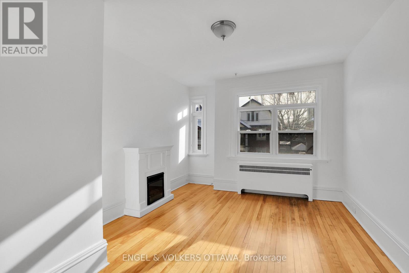 491 MCLEOD STREET - 4