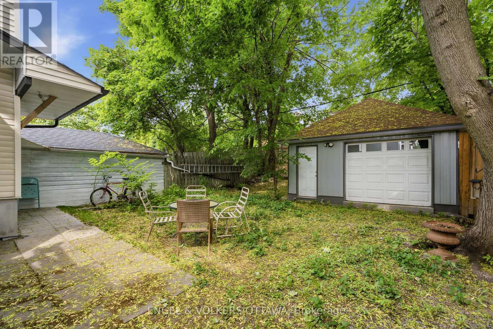 491 MCLEOD STREET - 40