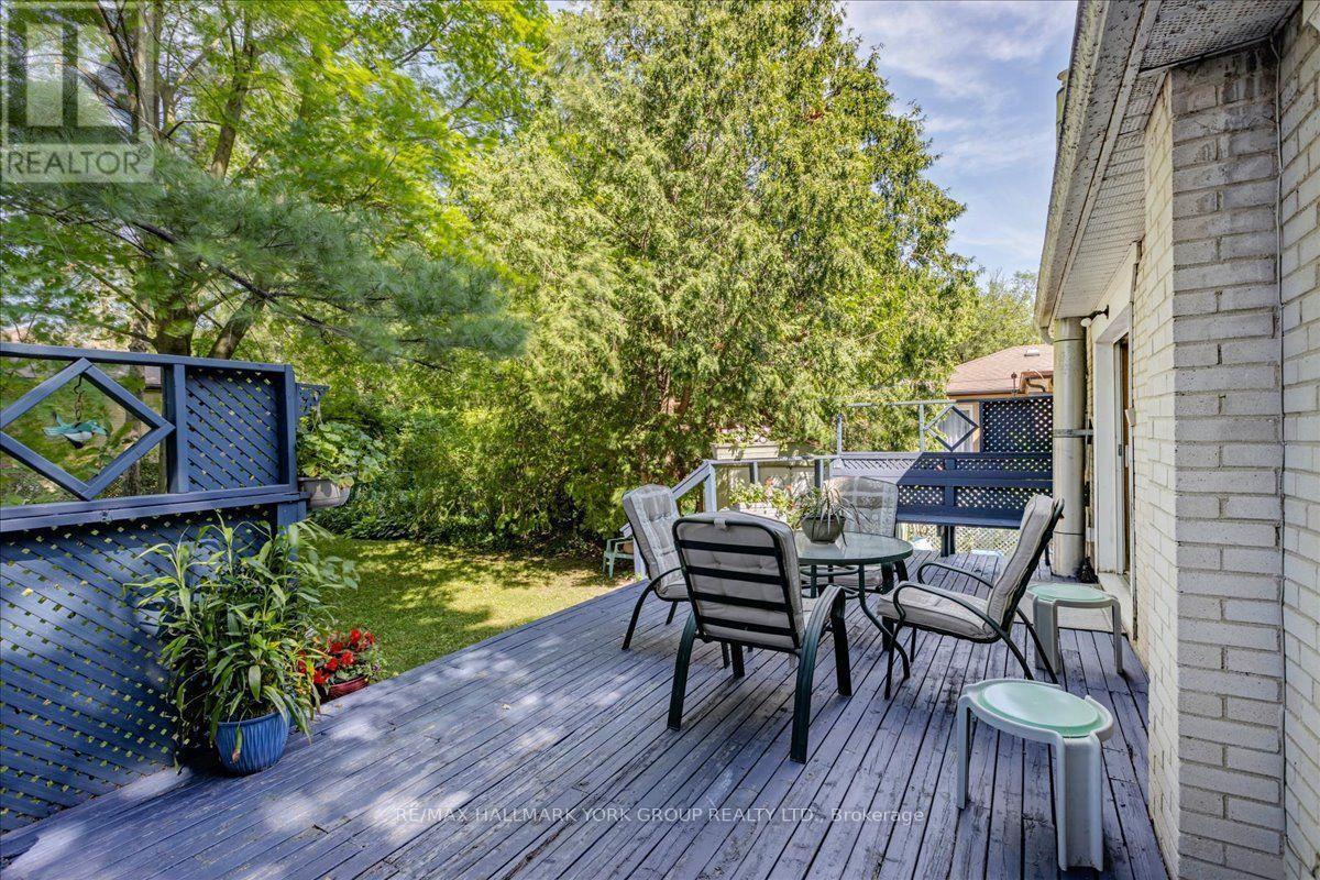 2 CORBETT CRESCENT - 23