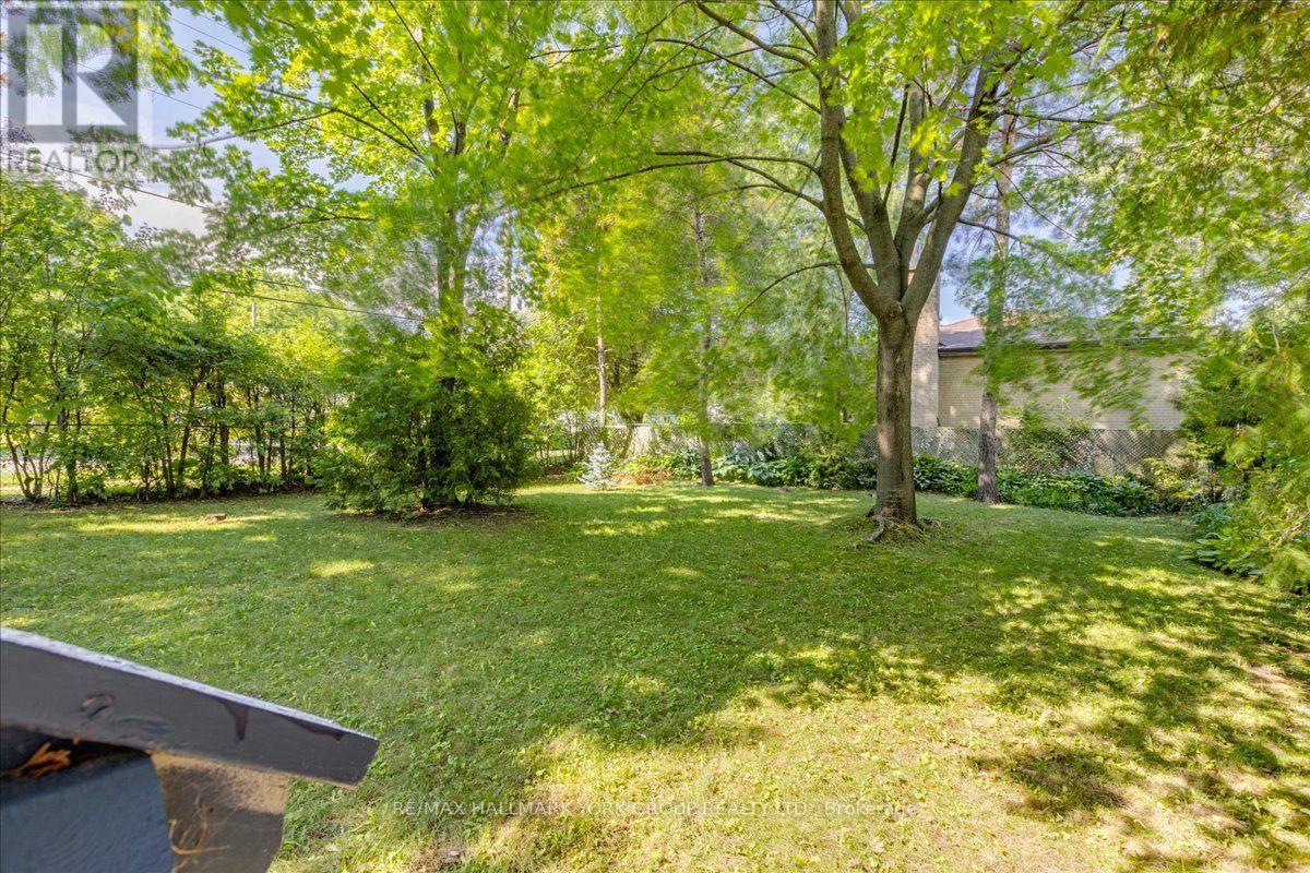2 CORBETT CRESCENT - 28