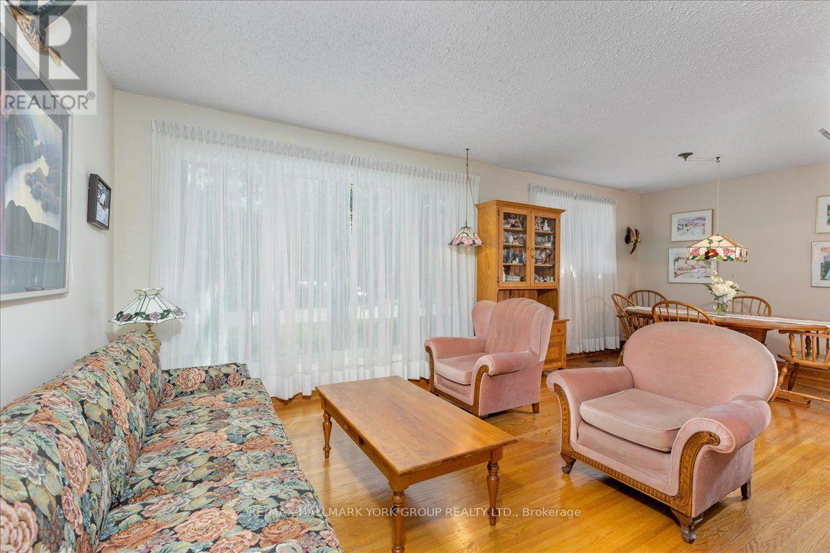 2 CORBETT CRESCENT - 7