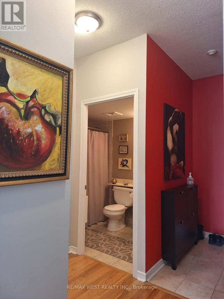 #814 350 RED MAPLE ROAD - 11